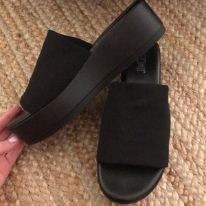 Brash Platform Sandal